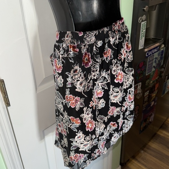 American Eagle Black With Velvet Floral Mini Skirt Sassy Sexy Boho Size XXL - Picture 6 of 10